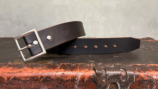アメリカンワークマンシップを体現する代表的なアイテム、Garrison Belt ～Flagship Store～