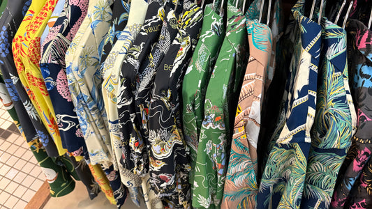 毎夏好評、Kona Bay Hawaii のアロハシャツ ～Flagship Store～