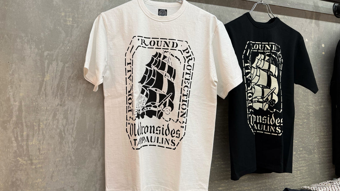 ボート用の防水シートメーカーのロゴを再現したTシャツ～Flagship Store～