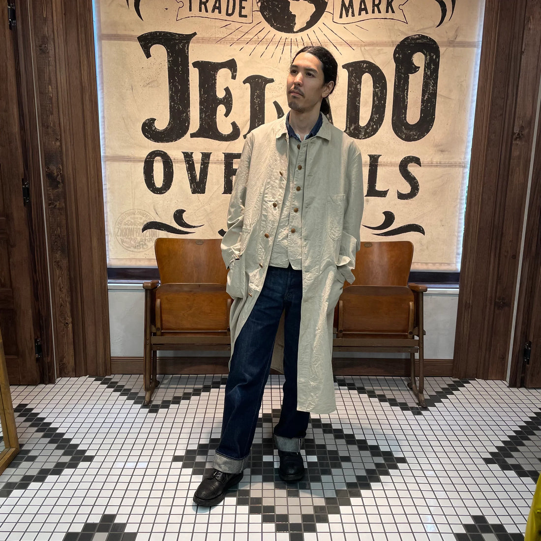 お花見にうってつけ──The 2 Monkeys「ダスターコート」～Flagship Store～