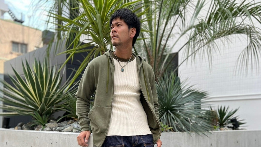 希少な吊り編み機で生産した万能パーカ　【WEST】